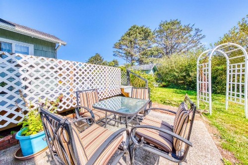 Cottage by the Sea - image 9