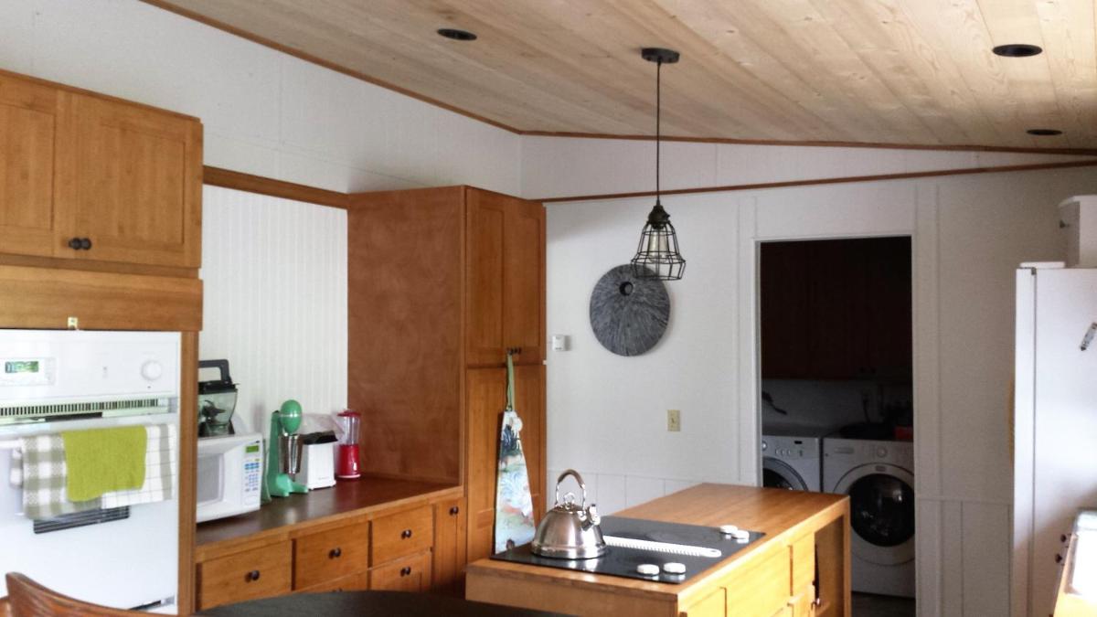 Rockaway Beach Bungalow - image 6