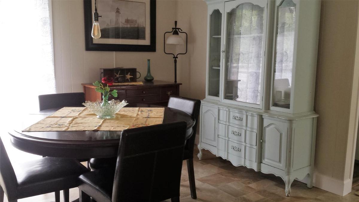 Rockaway Beach Bungalow - image 7