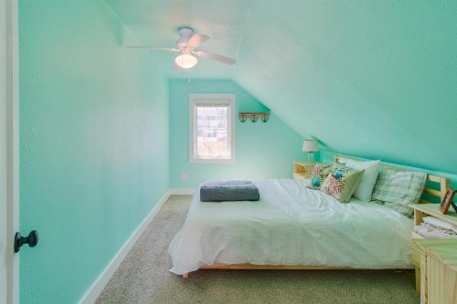 Rockaway Beach Bungalow - image 12
