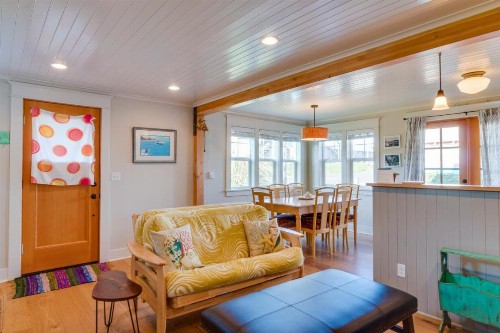 Rockaway Beach Bungalow - image 4