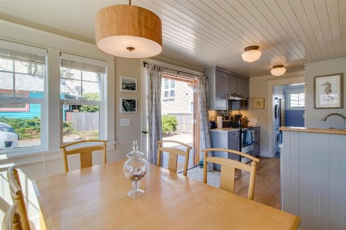 Rockaway Beach Bungalow - image 6