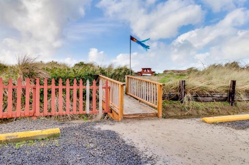 Getaway Oceanfront Lodging - image 11