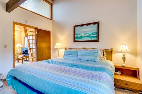 Beach Drive Retreat - image 12
