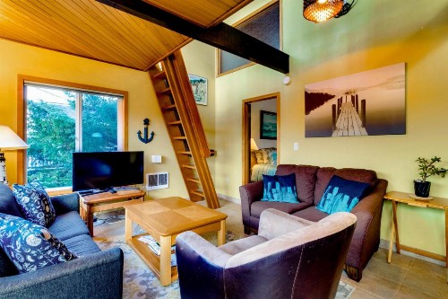Beach Drive Retreat - image 8