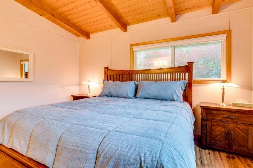 Herb's Hideaway - image 12