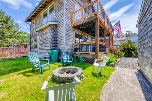 Coral Cottage - 2 Bed 2 Bath Vacation home in Rockaway Beach
