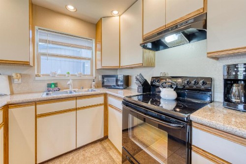 Coral Cottage - 2 Bed 2 Bath Vacation home in Rockaway Beach - image 5