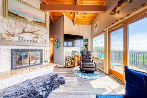 Pacific Hideaway - image 12