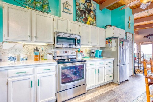 Pacific Hideaway - image 6