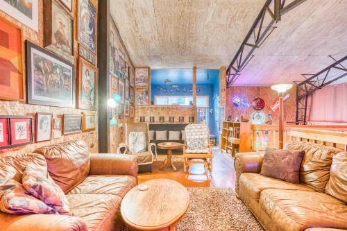 Getaway Bar on Easy Street - image 3