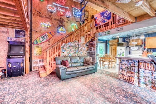 Getaway Bar on Easy Street - image 6