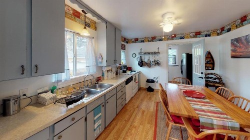 Brass Bell Cottage - image 10