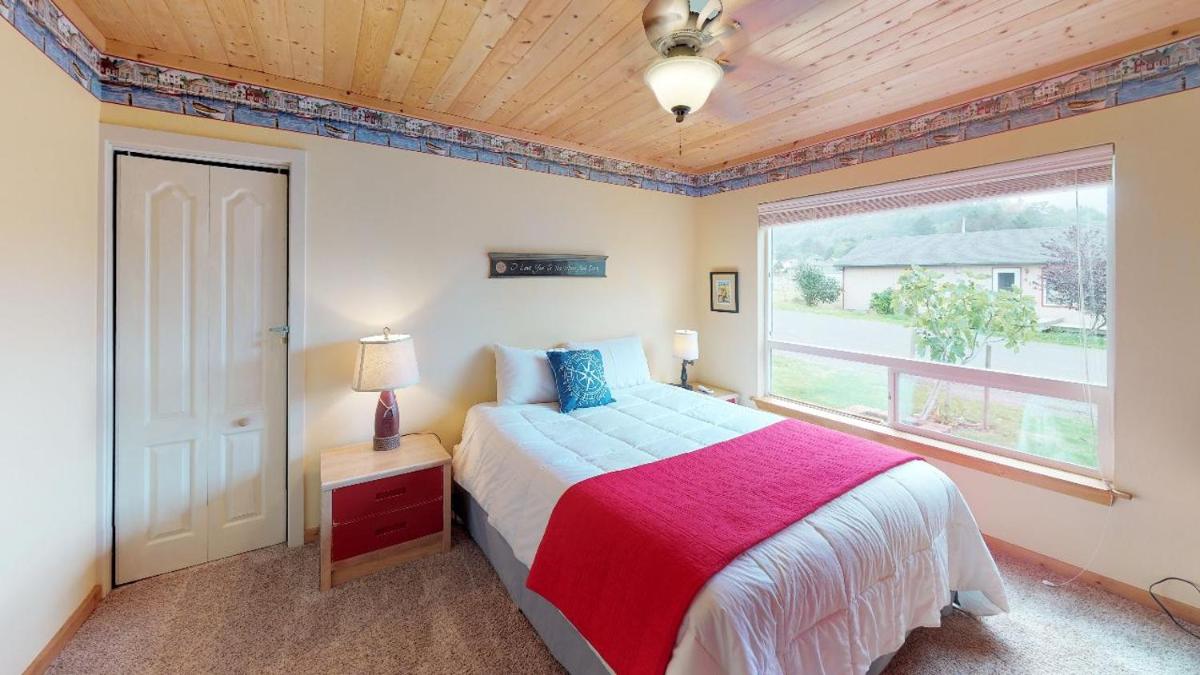 Brass Bell Cottage - image 4