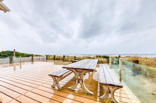 Rockaway Beach Oceanfront Wonder - image 10