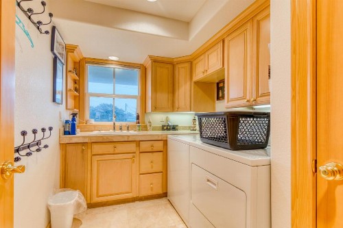 Rockaway Beach Oceanfront Wonder - image 8