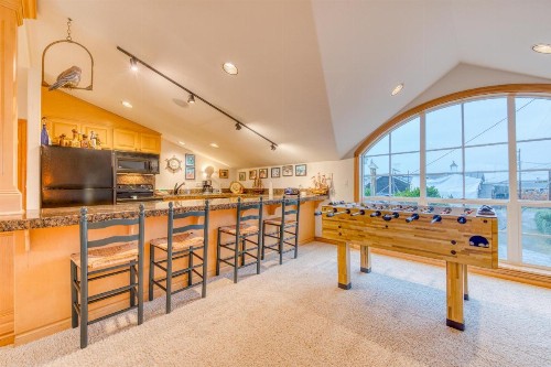 Rockaway Beach Oceanfront Wonder - image 9