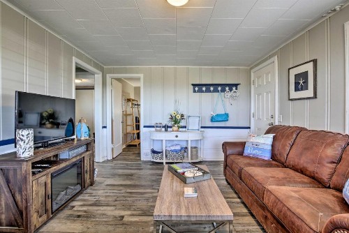 Oceanfront Rockaway Beach Condo Pet-Friendly - image 4
