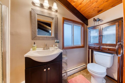 Rockaway Beach Cozy Cabin - image 10
