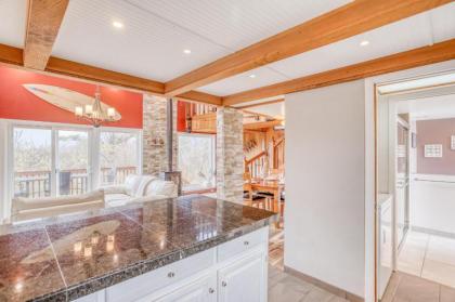Lakefront Beachhouse - image 13