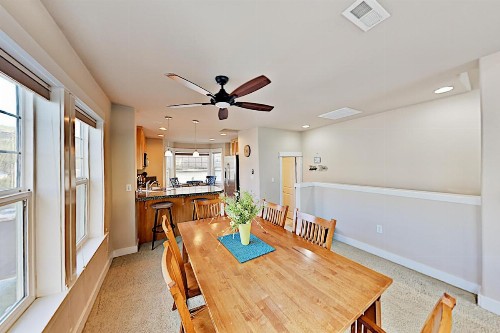 Ocean Vista Townhome with Balcony & Fireplace townhouse - image 8