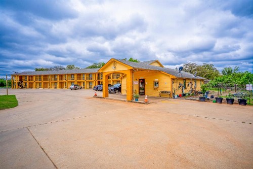 Regency Inn Rockdale - image 20
