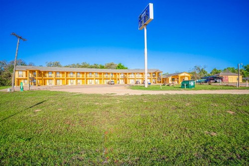 Regency Inn Rockdale - image 42