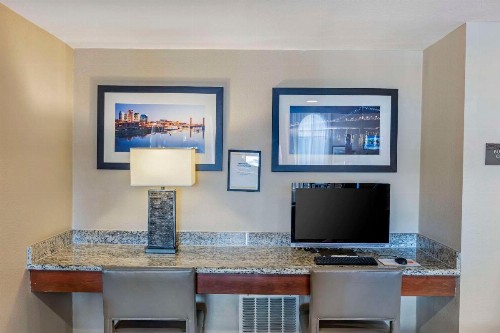 Comfort Inn & Suites Rocklin - image 10
