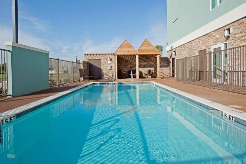 Holiday Inn Express & Suites Rockport - Bay View an IHG Hotel - image 9