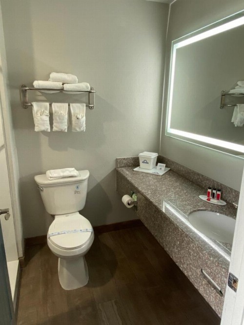 Days Inn by Wyndham Rockport Texas - image 28