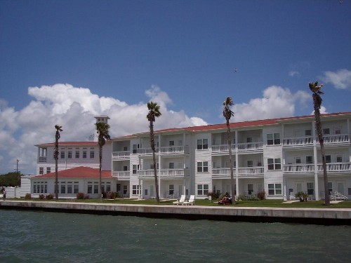 Lighthouse Inn at Aransas Bay - image 2