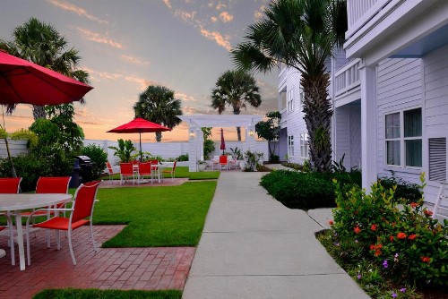 Lighthouse Inn at Aransas Bay - image 3