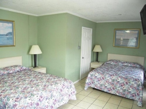 Bayfront Cottages - image 3