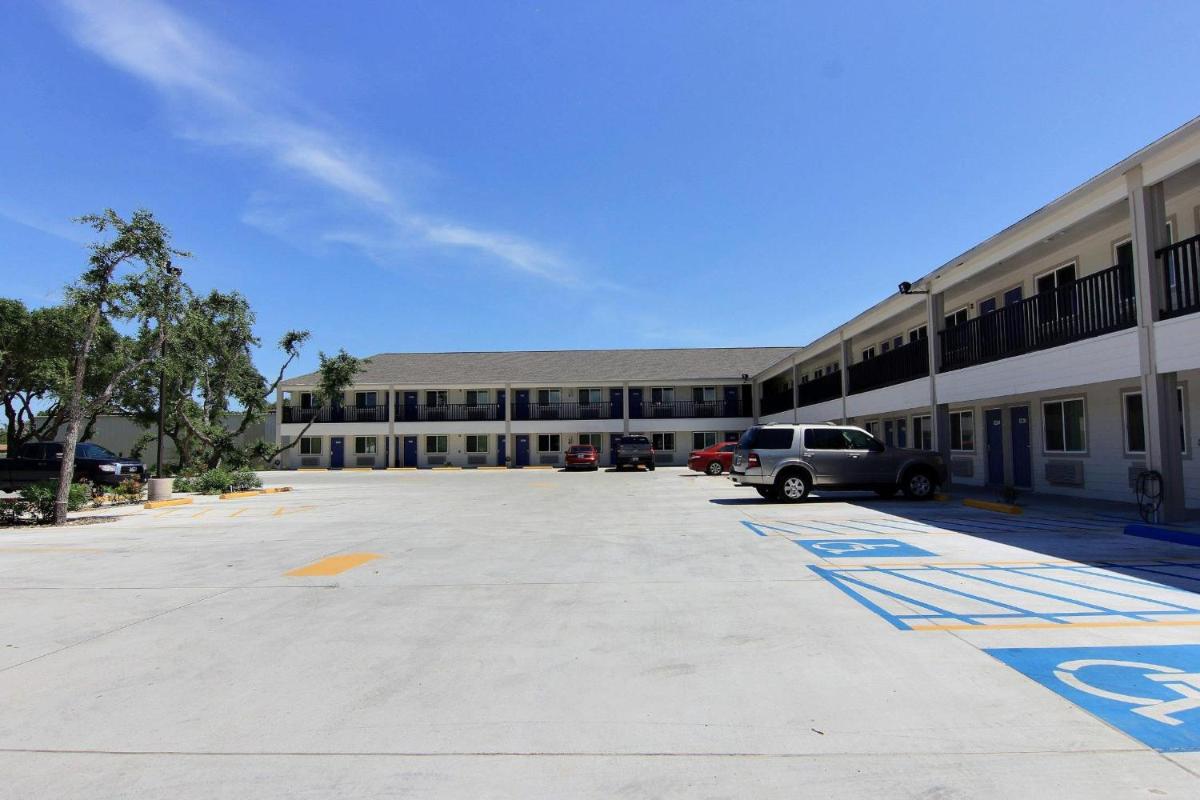 Motel 6-Rockport TX - image 3