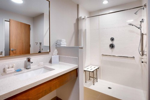 Fairfield Inn & Suites by Marriott Rockport - image 10
