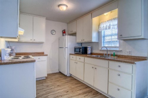 Coastal Hideaway #A - image 8