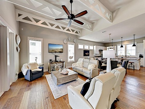 Luxe Waterfront Home with Pool Fire Pit & Bay View