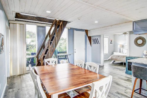 Bay View Bungalow - image 10
