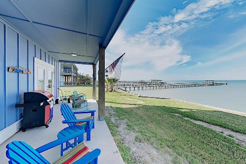 New Listing! Waterfront Copano Bay Condo with Pool condo