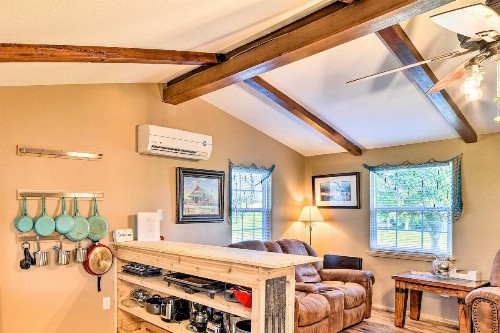 Rockport House with Deck and Grill - Drive to Beach - image 5