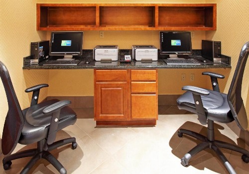 Holiday Inn and Suites Rogers at Pinnacle Hills an IHG Hotel - image 20