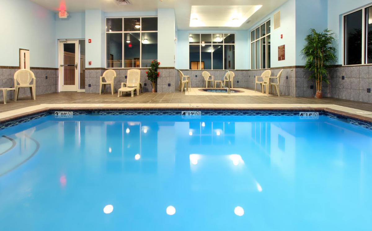Holiday Inn and Suites Rogers at Pinnacle Hills an IHG Hotel - image 5
