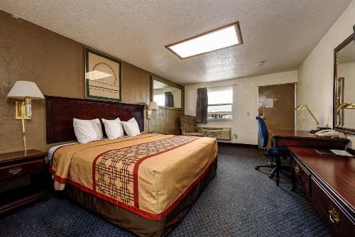 Guest Inn Rogers - image 13
