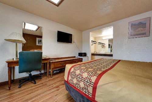 Guest Inn Rogers - image 36