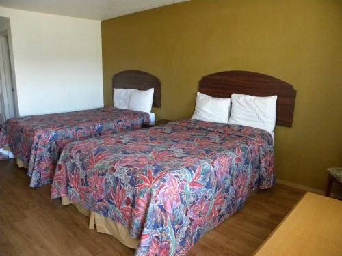 Guest Inn Rogers - image 44