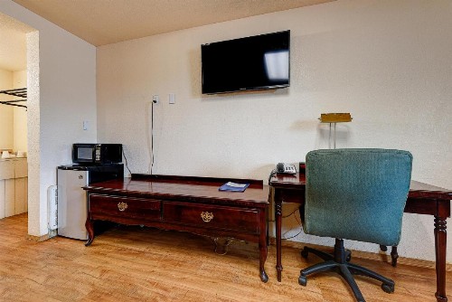 Guest Inn Rogers - image 45