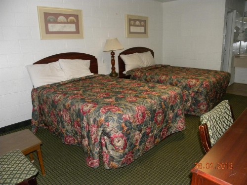Guest Inn Rogers - image 49