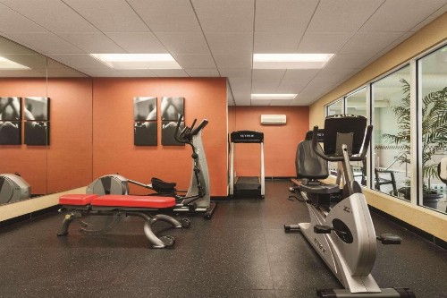 Country Inn & Suites by Radisson Bentonville South - Rogers AR - image 10