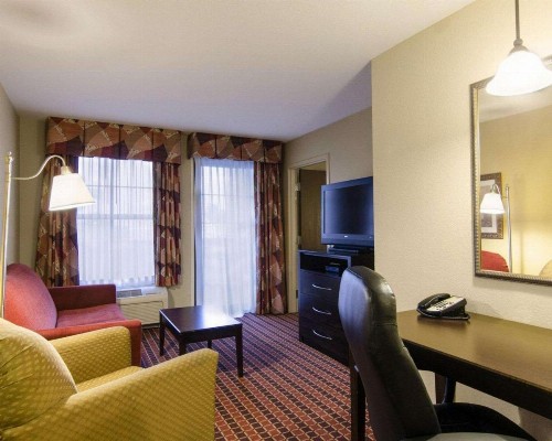 MainStay Suites Rogers Bentonville - image 20