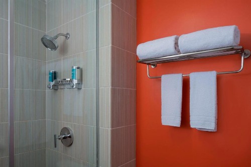 Aloft Hotel Rogers Bentonville - image 20